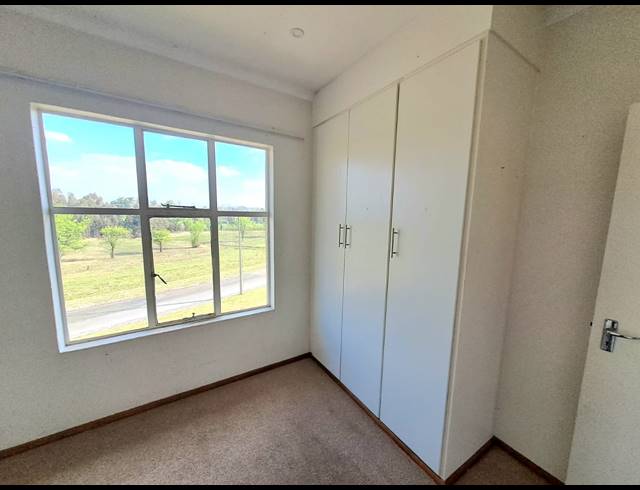 3 BEDROOM FLAT TO LET IN THREE RIVERS PROPER